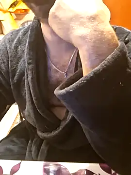 Snapshot of qSensi chatting on 14, 12, 2025 qSensi online show from 14, 12, 2025