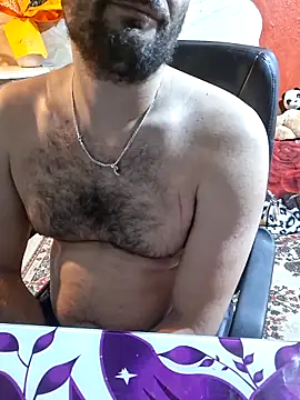 Snapshot of qSensi chatting on 18, 12, 2025 qSensi online show from 18, 12, 2025