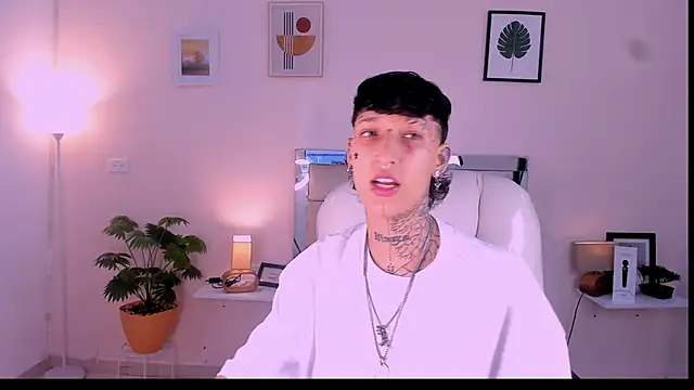 Luci Rose online show from 5, 11, 2025