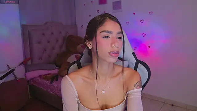 BrunetteAdams001 online show from 21, 3, 2026