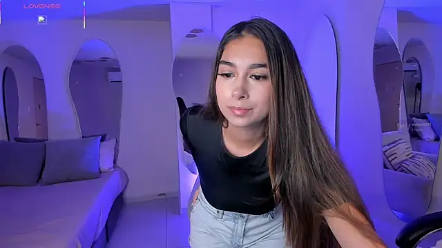 Snapshot of VeronicaBlue chatting on 7, 6, 2026 VeronicaBlue online show from 7, 6, 2026