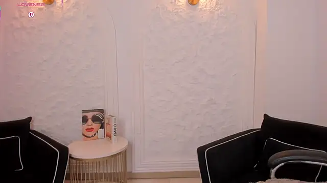 Snapshot of VeronicaBlue chatting on 28, 7, 2026 VeronicaBlue online show from 28, 7, 2026
