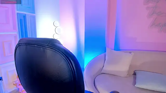 Snapshot of AyshelBrown chatting on 1, 10, 2025 AyshelBrown online show from 1, 10, 2025