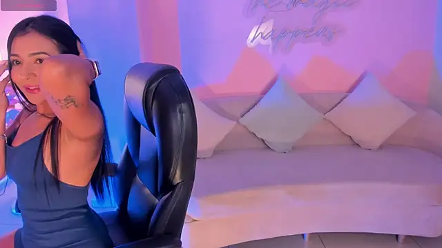 Snapshot of AyshelBrown chatting on 3, 10, 2025 AyshelBrown online show from 3, 10, 2025