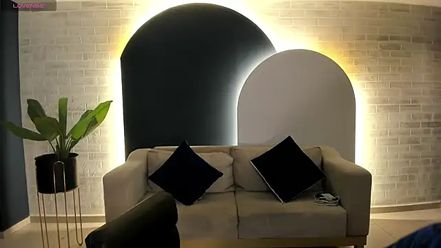 Snapshot of ScarlettBoss chatting on 16, 12, 2025 ScarlettBoss online show from 16, 12, 2025