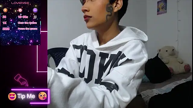 Snapshot of Papi_Mami_Live chatting on 17, 12, 2025 Papi Mami Live online show from 17, 12, 2025