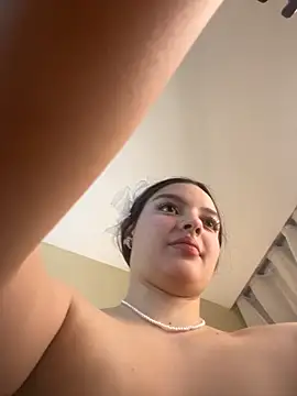 Snapshot of AriaHeavenss chatting on 12, 10, 2025 AriaHeavenss online show from 12, 10, 2025