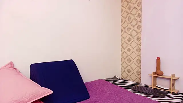 Snapshot of Vero_Temptation chatting on 12, 9, 2025 Vero Temptation online show from 12, 9, 2025