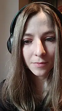 Snapshot of evafolver chatting on 12, 11, 2025 evafolver online show from 12, 11, 2025