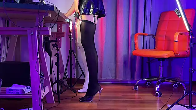 Snapshot of utopia2025 chatting on 17, 10, 2025 utopia2025 online show from 17, 10, 2025