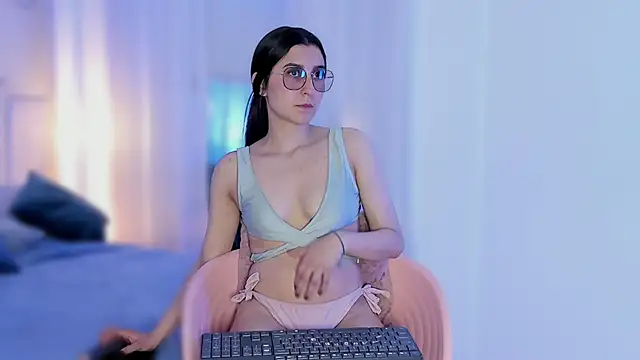 Snapshot of Kitana_Clark chatting on 1, 11, 2025 Kitana Clark online show from 1, 11, 2025