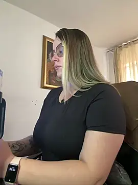 Snapshot of CurvyLust_x chatting on 28, 5, 2026 CurvyLust x online show from 28, 5, 2026