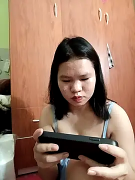 Snapshot of emyeuhss chatting on 22, 9, 2025 emyeuhss online show from 22, 9, 2025