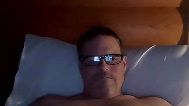 Snapshot of One_Man_For_You chatting on 17, 12, 2025 One Man For You online show from 17, 12, 2025