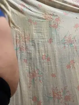 Snapshot of Cuckold-masters-dog chatting on 27, 11, 2025 Cuckold-masters-dog online show from 27, 11, 2025