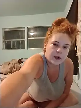 Snapshot of LacyLaurent chatting on 8, 10, 2025 LacyLaurent online show from 8, 10, 2025