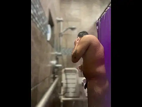 Snapshot of beenastyy chatting on 17, 12, 2025 beenastyy online show from 17, 12, 2025