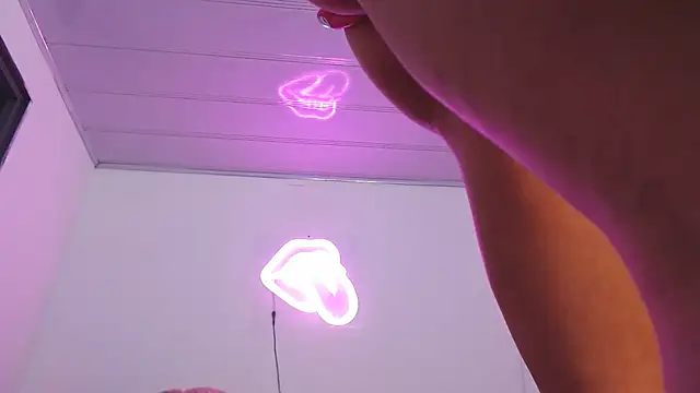 valerii fox 69 online show from 19, 4, 2026