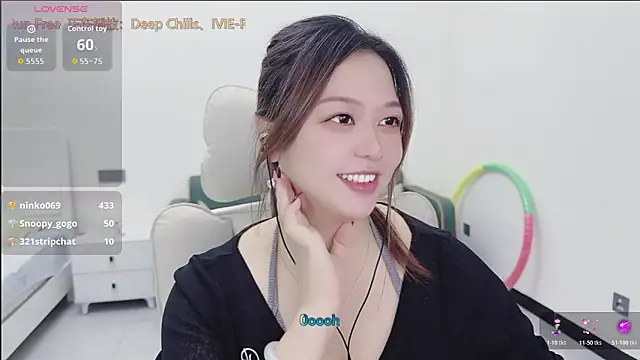 Snapshot of Lcey_66 chatting on 23, 10, 2025 Lcey 66 online show from 23, 10, 2025