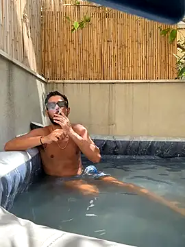 Snapshot of husbandandwifetobe chatting on 26, 9, 2025 husbandandwifetobe online show from 26, 9, 2025