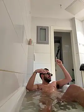 Snapshot of husbandandwifetobe chatting on 1, 10, 2025 husbandandwifetobe online show from 1, 10, 2025