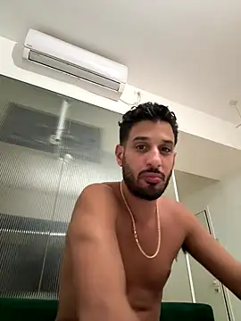 Snapshot of husbandandwifetobe chatting on 24, 10, 2025 husbandandwifetobe online show from 24, 10, 2025