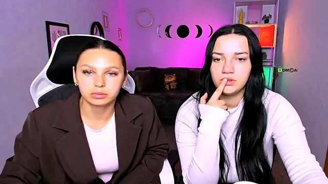 Snapshot of miss_ella_ chatting on 17, 9, 2025 miss ella online show from 17, 9, 2025