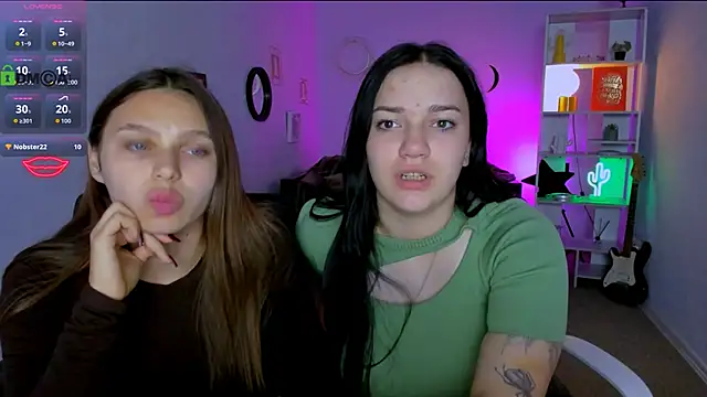 Snapshot of miss_ella_ chatting on 3, 10, 2025 miss ella online show from 3, 10, 2025