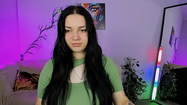 Snapshot of miss_ella_ chatting on 7, 10, 2025 miss ella online show from 7, 10, 2025