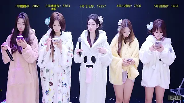 CrazyGirl-888 online show from 28, 10, 2025