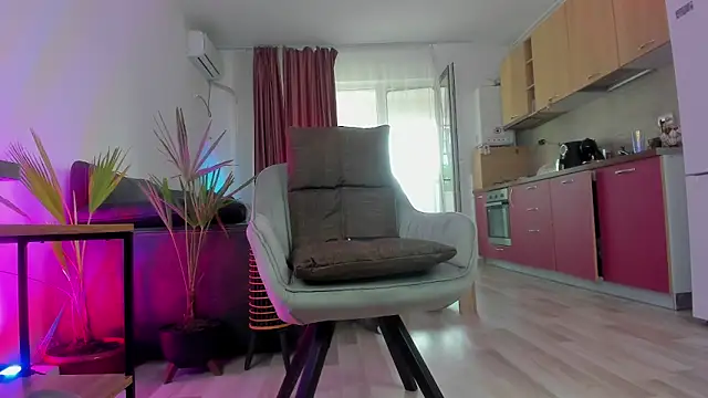 Snapshot of melanie_wayy chatting on 12, 9, 2025 melanie wayy online show from 12, 9, 2025