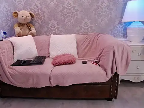 Ella Raven online show from 10, 4, 2026