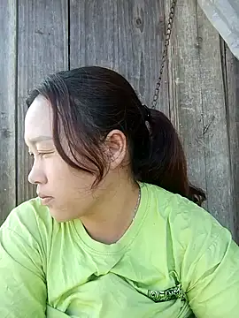 miumiu 00 online show from 5, 10, 2025