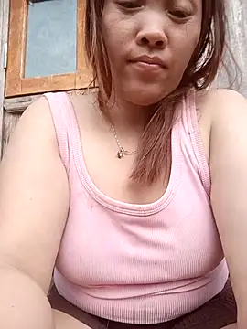 Snapshot of miumiu_00 chatting on 10, 7, 2026 miumiu 00 online show from 10, 7, 2026