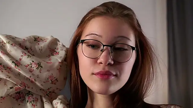 Snapshot of KarisaKusner chatting on 23, 10, 2025 KarisaKusner online show from 23, 10, 2025