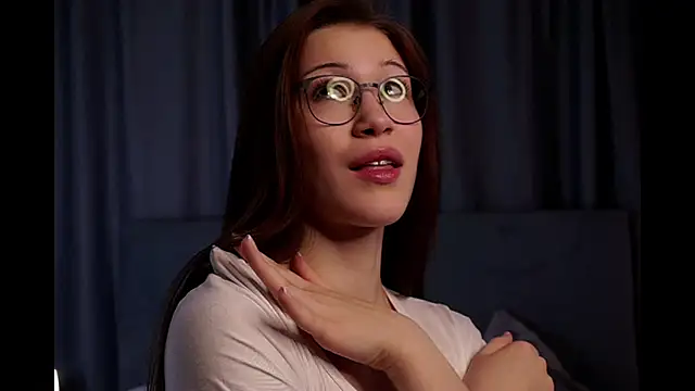 Snapshot of KarisaKusner chatting on 29, 10, 2025 KarisaKusner online show from 29, 10, 2025