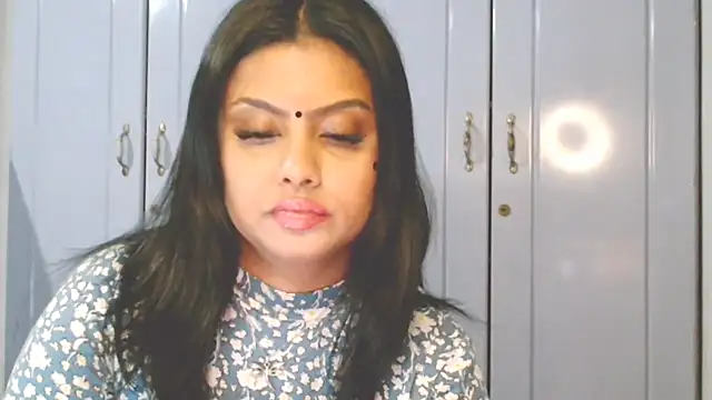 Snapshot of Indian_GlowingMiax chatting on 19, 10, 2025 Indian GlowingMiax online show from 19, 10, 2025