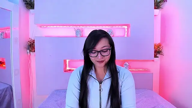 Snapshot of Skye_bluee_ chatting on 21, 10, 2025 Skye bluee online show from 21, 10, 2025
