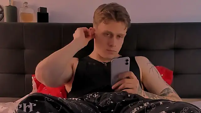 TalkingHead 0  online show from 18, 3, 2026