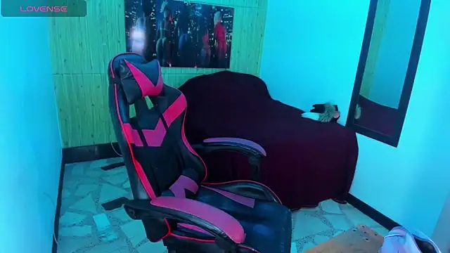 alison moon7 online show from 4, 10, 2025