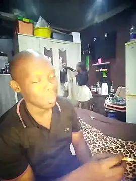 TinnyVsGiant online show from 17, 12, 2025