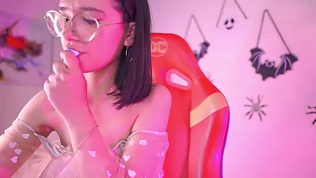 Snapshot of Lana_Dreams_ chatting on 9, 10, 2025 Lana Dreams online show from 9, 10, 2025