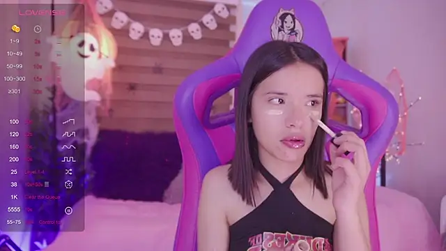 Snapshot of Lana_Dreams_ chatting on 25, 10, 2025 Lana Dreams online show from 25, 10, 2025