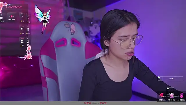 Snapshot of Lana_Dreams_ chatting on 29, 10, 2025 Lana Dreams online show from 29, 10, 2025