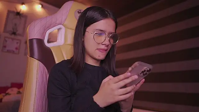 Snapshot of Lana_Dreams_ chatting on 29, 10, 2025 Lana Dreams online show from 29, 10, 2025