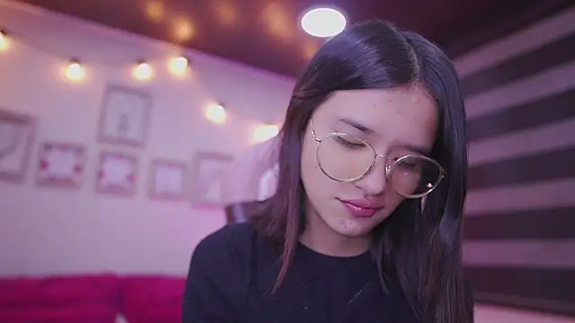 Snapshot of Lana_Dreams_ chatting on 7, 11, 2025 Lana Dreams online show from 7, 11, 2025