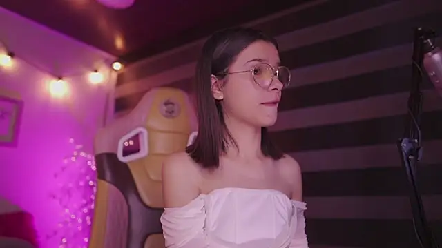 Snapshot of Lana_Dreams_ chatting on 19, 11, 2025 Lana Dreams online show from 19, 11, 2025