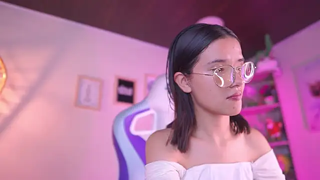 Snapshot of Lana_Dreams_ chatting on 21, 11, 2025 Lana Dreams online show from 21, 11, 2025