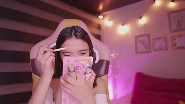 Snapshot of Lana_Dreams_ chatting on 28, 11, 2025 Lana Dreams online show from 28, 11, 2025