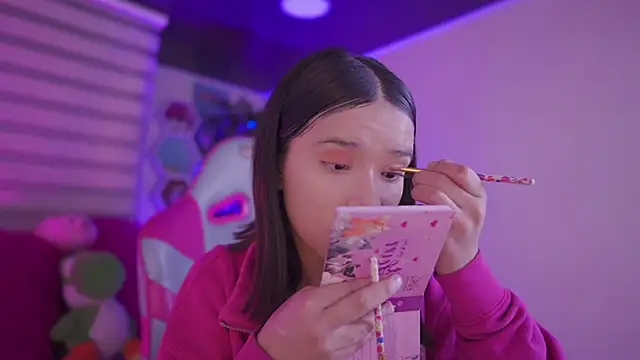 Snapshot of Lana_Dreams_ chatting on 3, 12, 2025 Lana Dreams online show from 3, 12, 2025